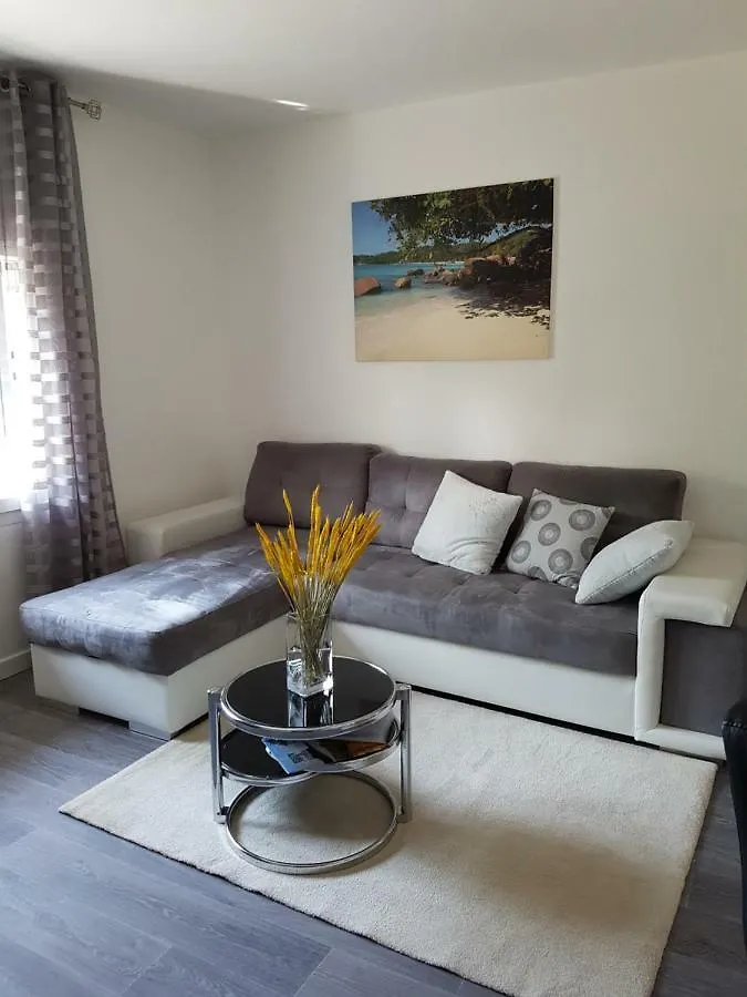 Appartement Hippolits à Châtel-Guyon 0*,  France